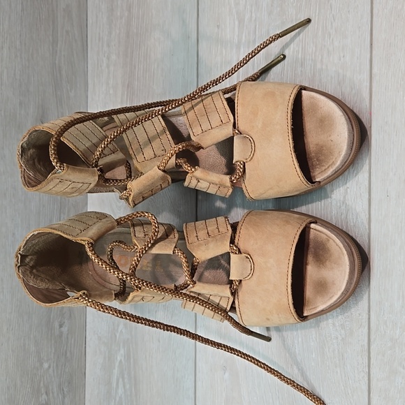 Sorel Women Joanie Ankle Lace Up Tractor Wedge Platform Sandals Boots Shoes Sz 9 - Picture 4 of 12